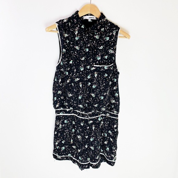 Isabel Lu Womens Black Floral Romper Jumper Size Medium Sleeveless Button Front - Picture 3 of 10